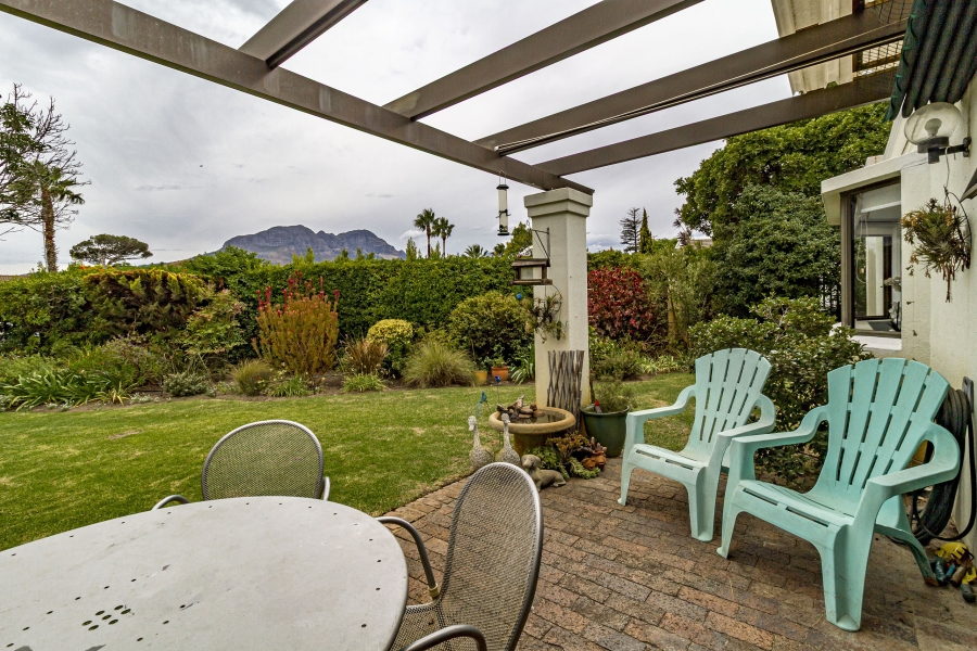 2 Bedroom Property for Sale in Bizweni Western Cape